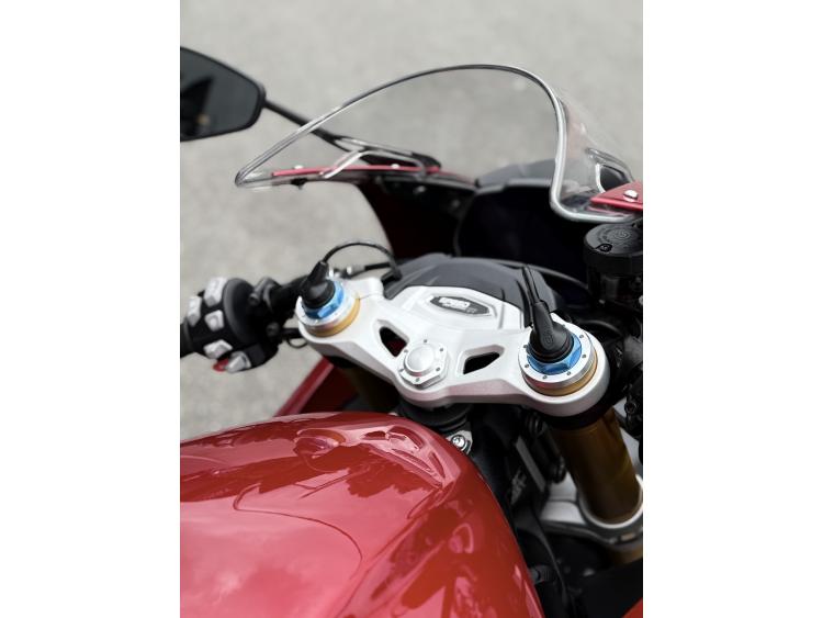 TRIUMPH SPEED TRIPLE 1200 RR