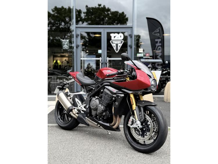 TRIUMPH SPEED TRIPLE 1200 RR