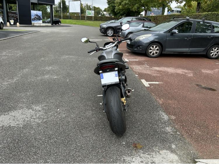 TRIUMPH STREET TRIPLE 675