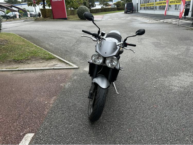 TRIUMPH STREET TRIPLE 675